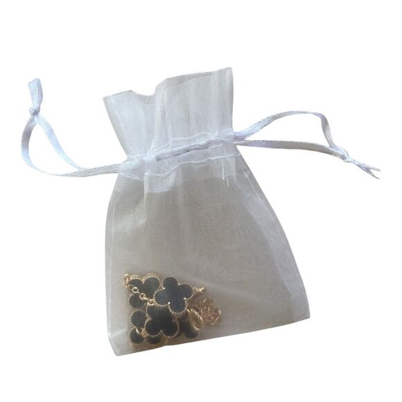 Four Leaf Clover/Black Flower & Gold Bracelet • NWOT - Picture 8 of 9